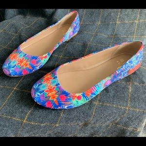 Adorable summer flat